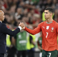 Ronaldo ghi bàn đỉnh cao đời người, Argentina không thể thiếu Messi: Cuộc hẹn ở World Cup